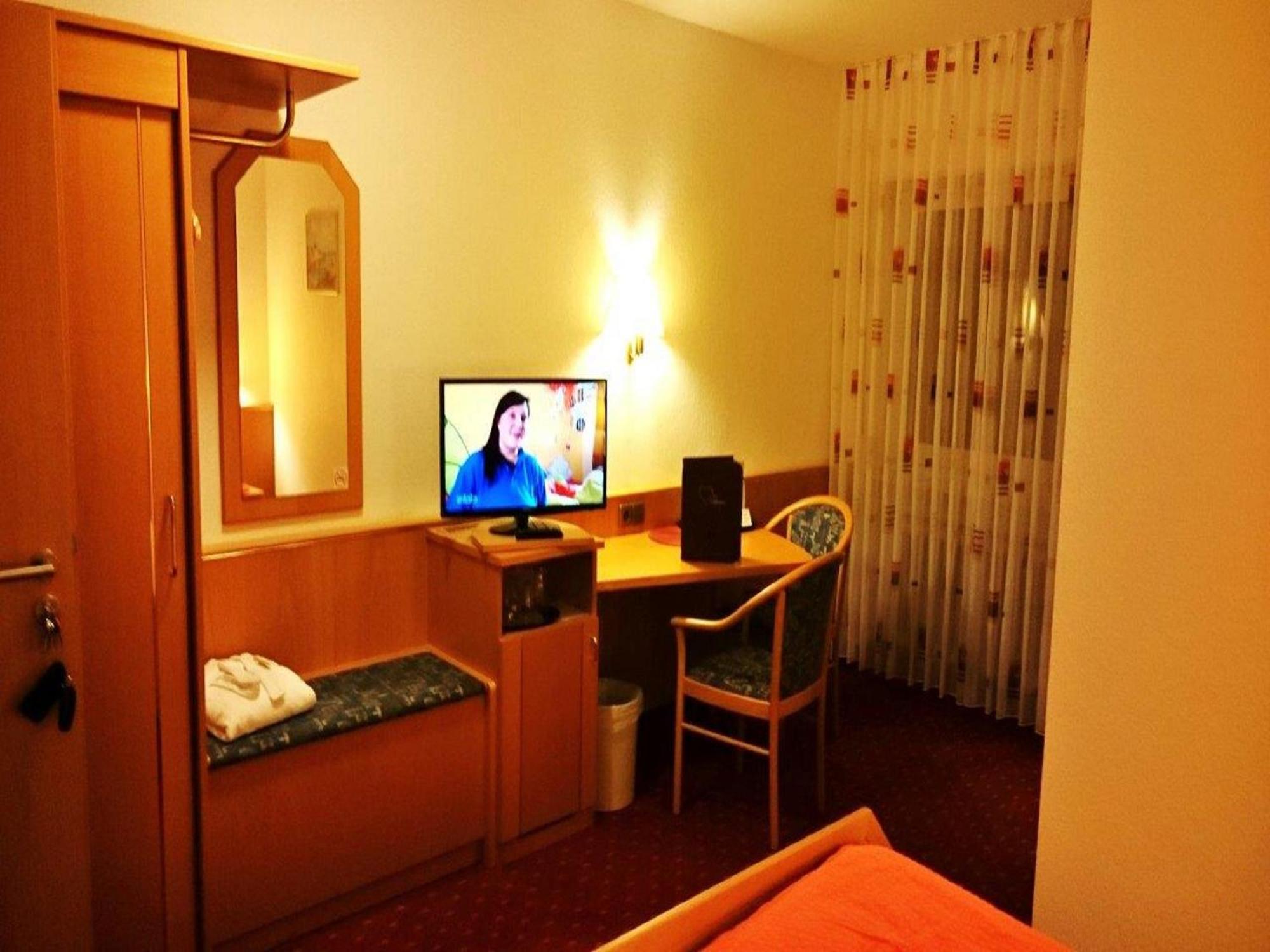 Hotel Goldbaechel Wachenheim an der Weinstraße Exteriör bild