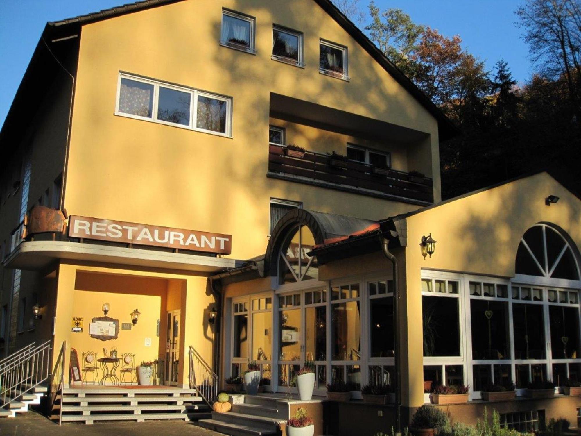 Hotel Goldbaechel Wachenheim an der Weinstraße Exteriör bild